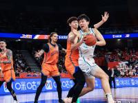乐鱼体育登录-杨瀚森要提高篮板能力否则他很难超越克林根成为首发